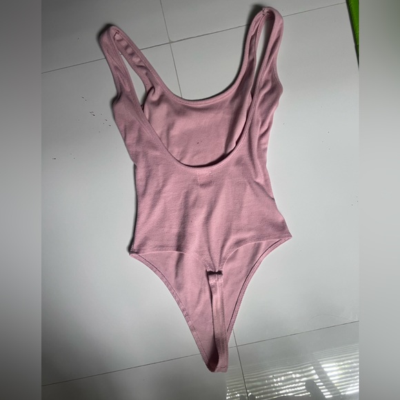 Soft pink scoop back and thong back bodysuit - Picture 2 of 2